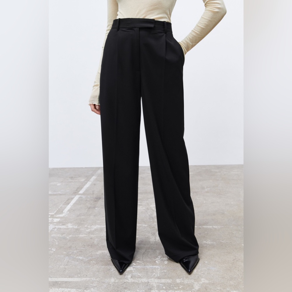 Wide-leg black trousers